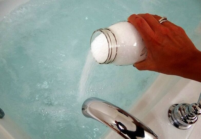 Vannas uzņemšana ar soda, lai palielinātu dzimumlocekli
